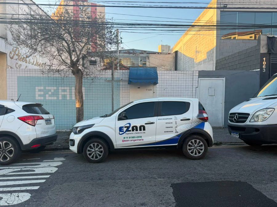 Sede e equipe Ezan Engenharia